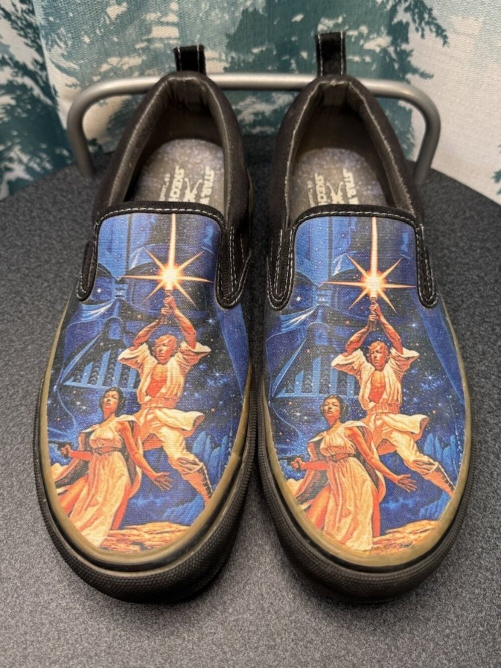 Skechers Star Wars: A New Hope Poster, Luke and Leia, slip on - Men’s size 7